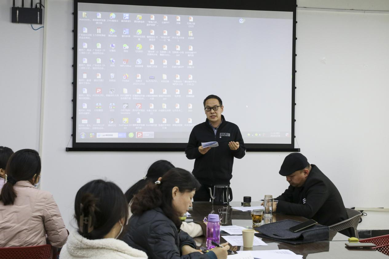 双创学院张小奎老师进行点评